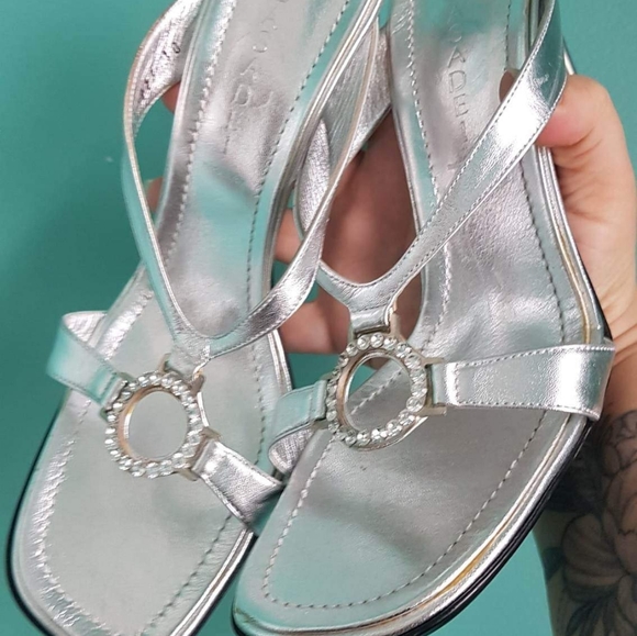 Pair of Casadei Heels 10B Silver - Picture 5 of 6